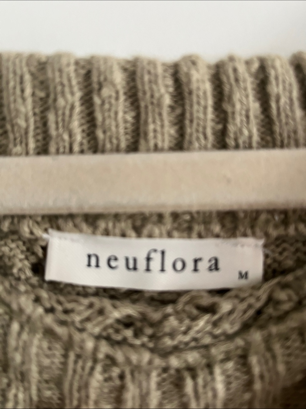 Neuflora Sleevless Olive Green Sweater - Picture 3 of 4